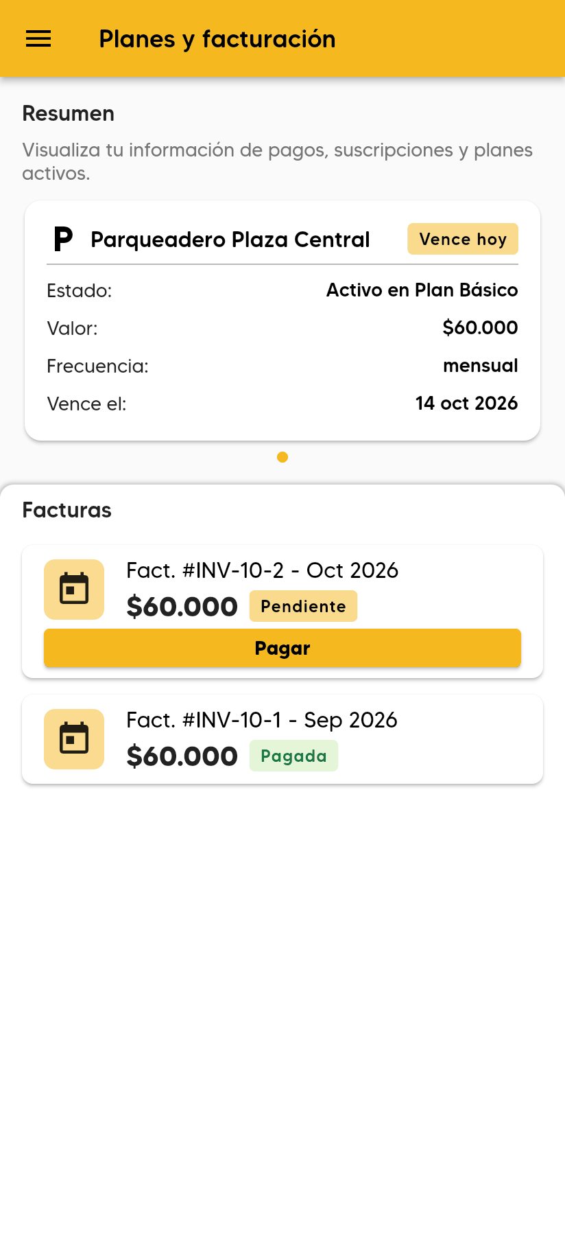 Planes y facturación: la tarjeta de Parqueadero Plaza Central con Estado Activo en Plan Básico, Valor $60.000, Frecuencia mensual y Vence el 14 oct 2026, y en Facturas una factura Pendiente con el botón Pagar y otra Pagada.