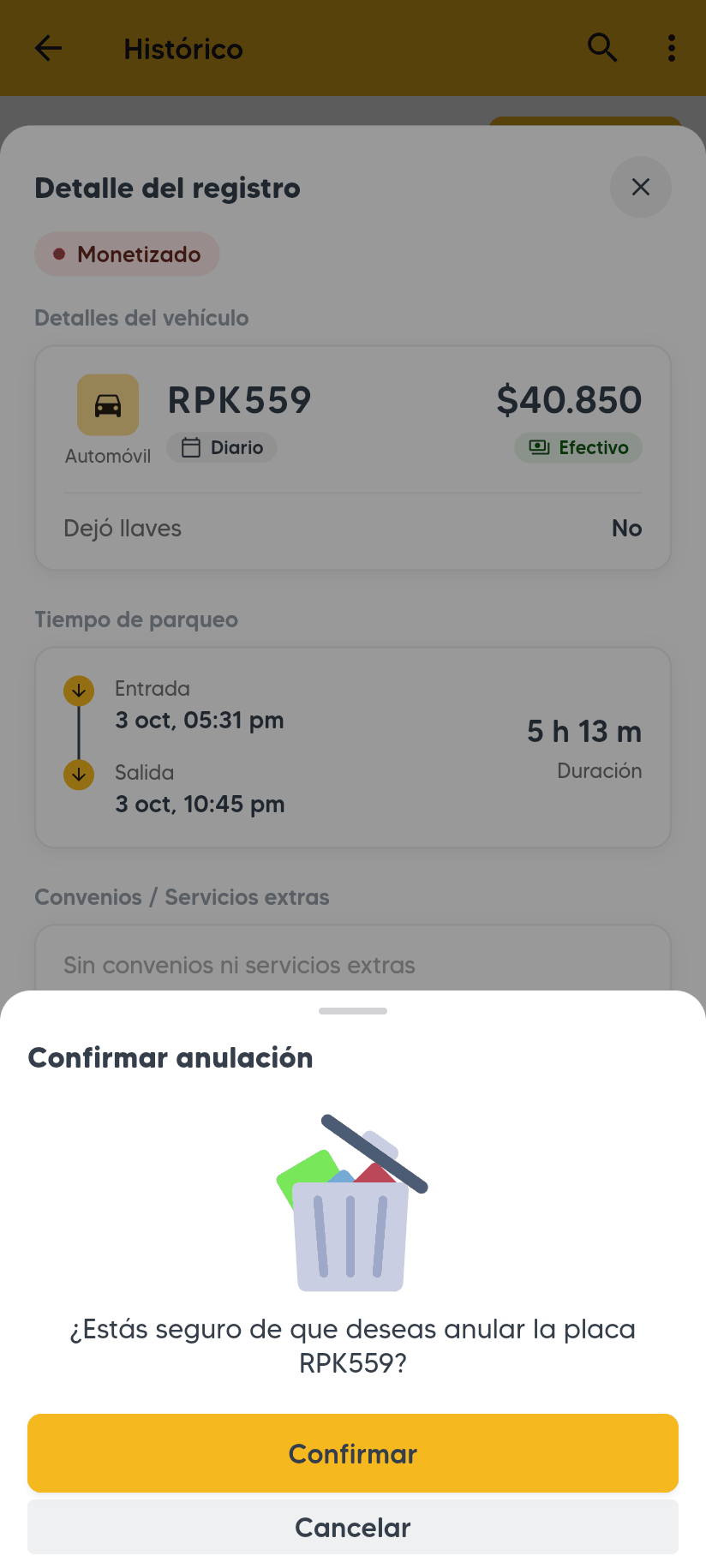 Confirmar anulación en el celular: ¿Estás seguro de que deseas anular la placa…?, con los botones Confirmar y Cancelar.