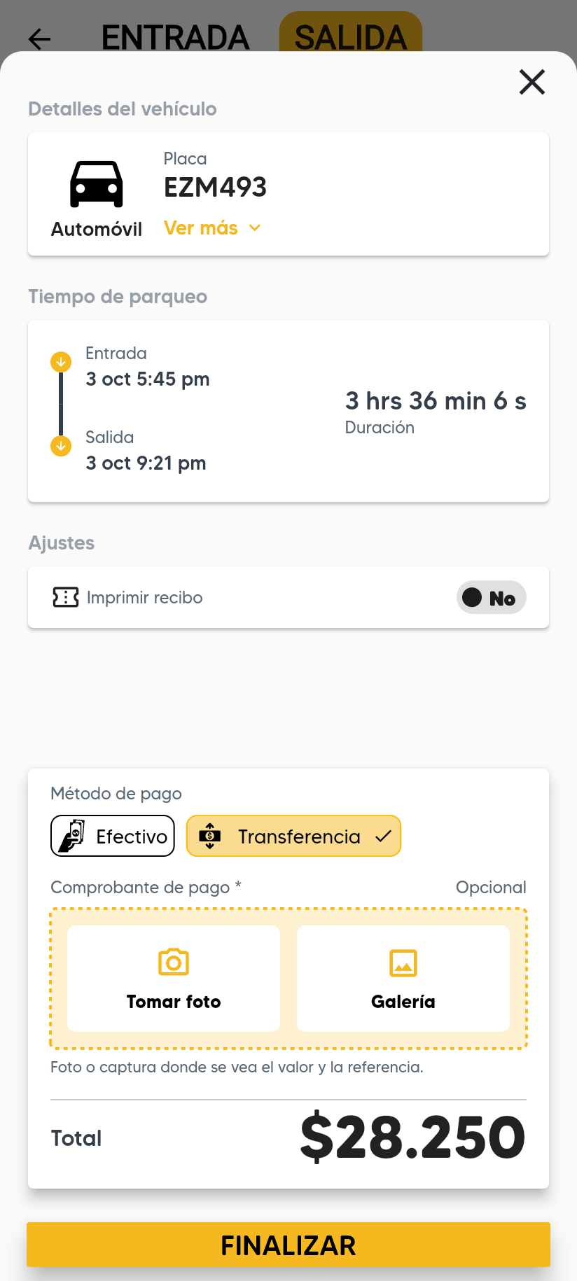 Resumen de cobro con Transferencia seleccionada y la sección Comprobante de pago con los botones Tomar foto y Galería.