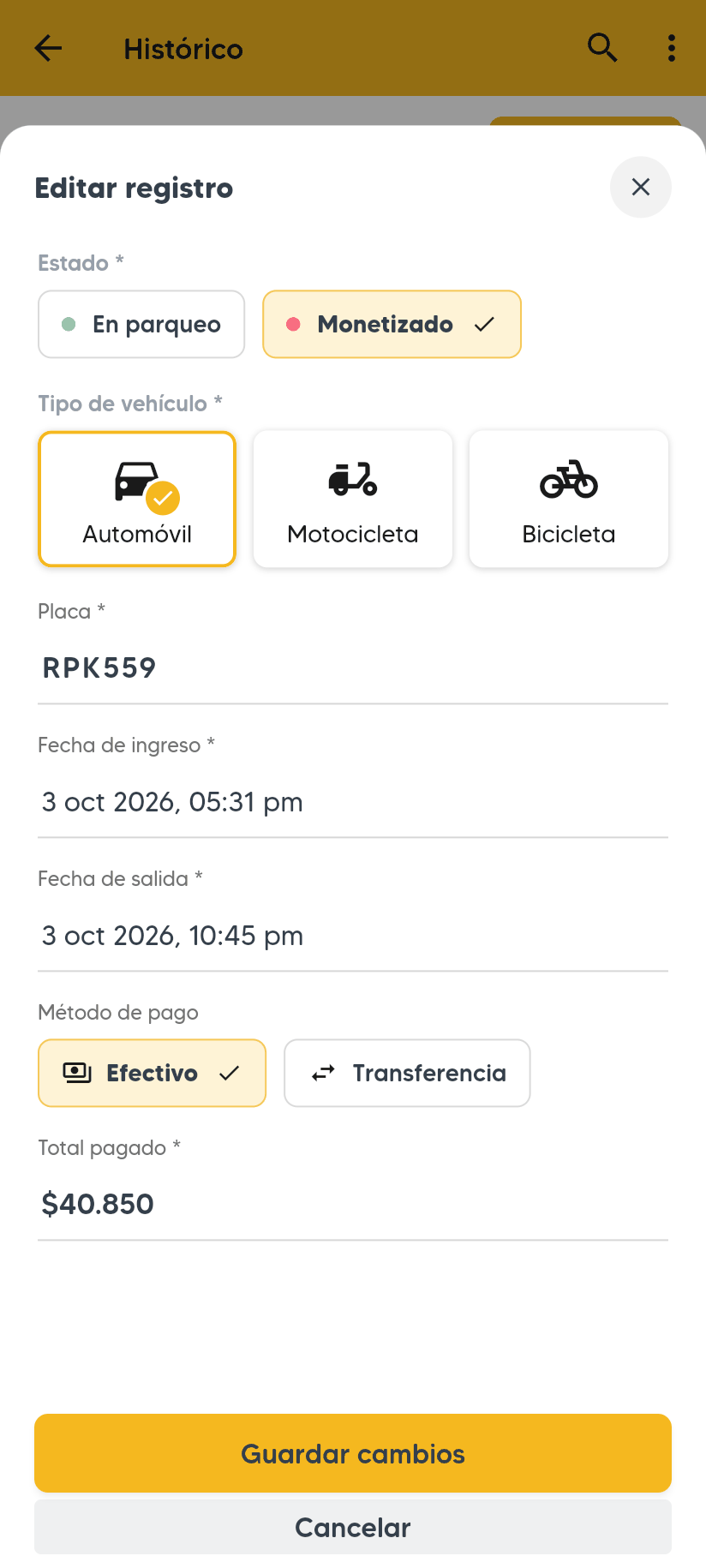Editar registro en el celular con Estado Monetizado, Tipo de vehículo Automóvil, Placa, Fecha de ingreso, Fecha de salida, Método de pago Efectivo, Total pagado y los botones Guardar cambios y Cancelar.