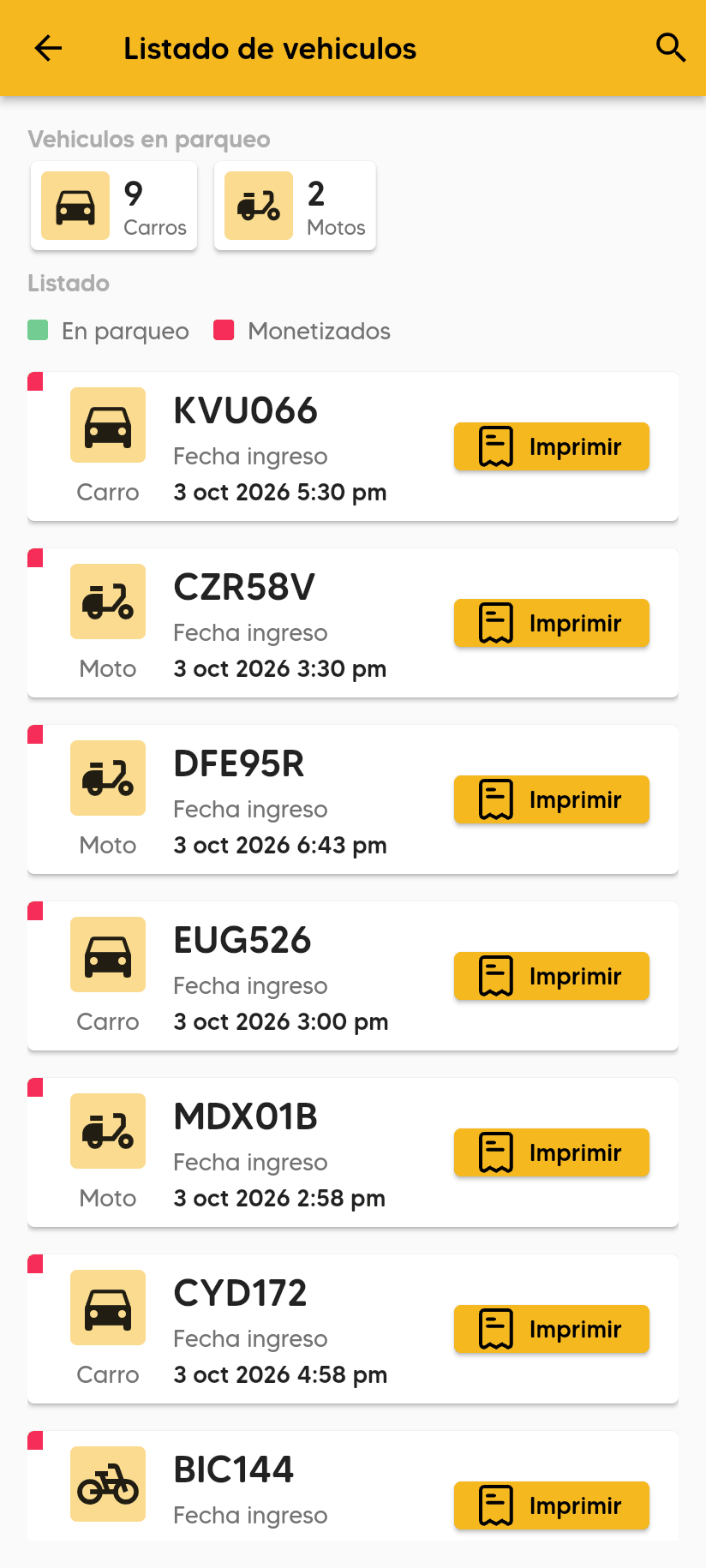 Listado de vehiculos con el conteo Vehiculos en parqueo por tipo, la leyenda En parqueo y Monetizados y tarjetas con la placa, la fecha de ingreso y el botón Imprimir.