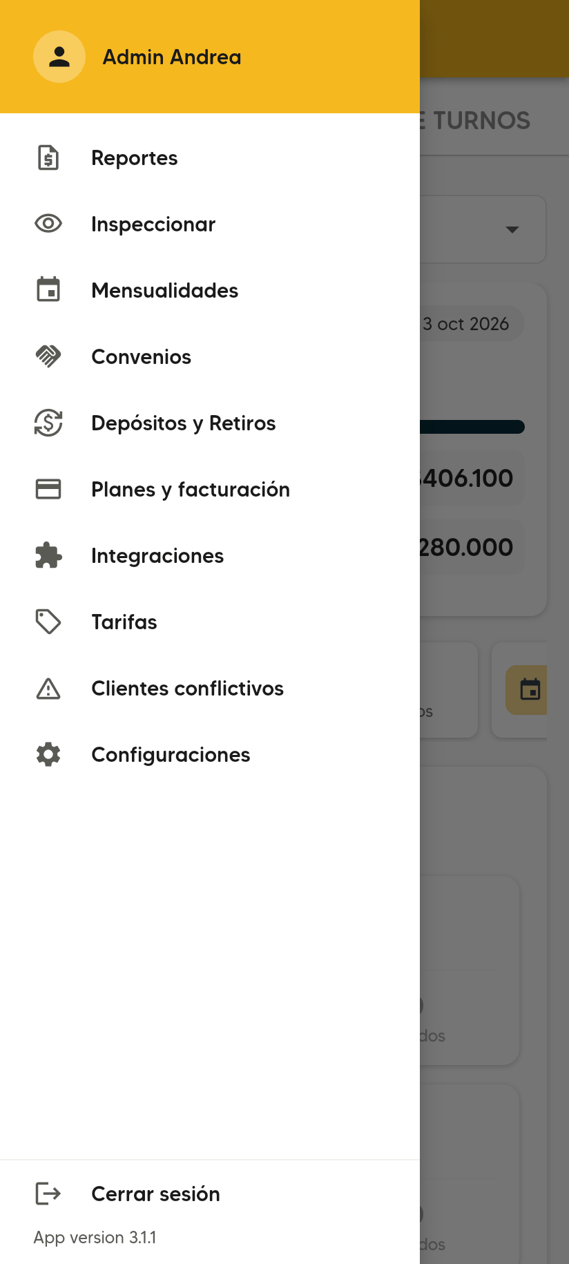 Menú del administrador abierto en el celular: arriba Admin y el nombre del administrador; luego Reportes, Inspeccionar, Mensualidades, Convenios, Depósitos y Retiros, Planes y facturación, Integraciones, Tarifas, Clientes conflictivos y Configuraciones; al final Cerrar sesión y la versión de la app.